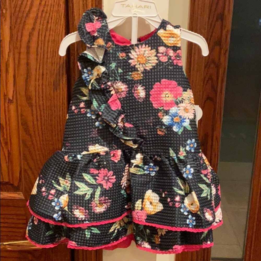 Gorgeous Tahari baby girl floral dress size 24m